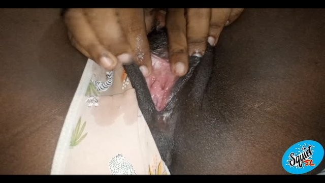 Fingering alone at Night (Huge Squirt)