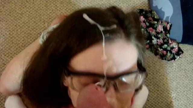 Tinder Hooker / Escort Quick Face Painting! huge Load Over Glasses! Facial