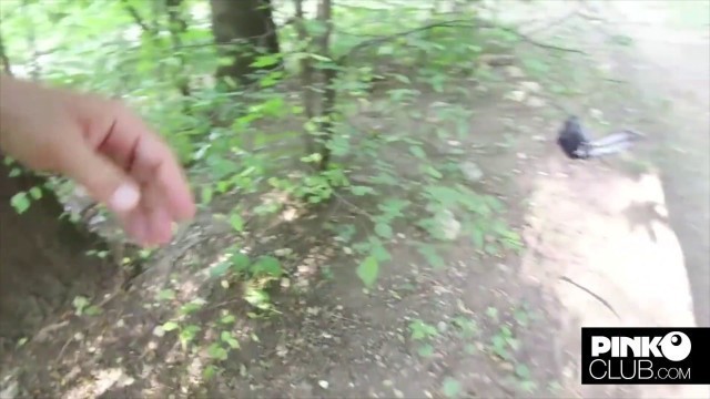 POV di Christian Clay con l'esibizionista Misha Maver in un bosco